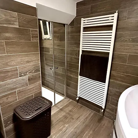 A Casa Di Lamu, Eleganza In Piazza Della Vittoria, 140mq Apartamento Pavia