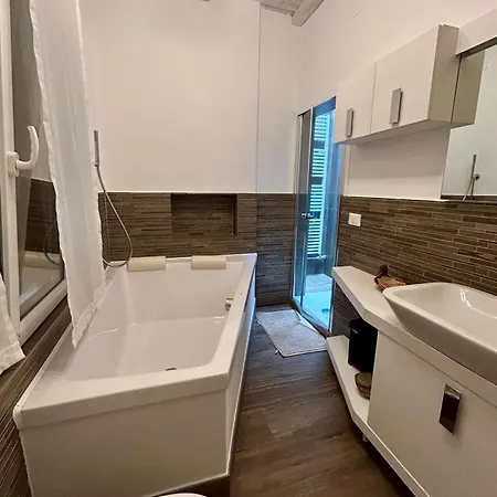 A Casa Di Lamu, Eleganza In Piazza Della Vittoria, 140mq *